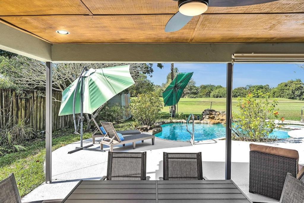 Pool Heat I Firepit And Bbq I 75"Tv I Foosball I 581Mbps Cooper City المظهر الخارجي الصورة